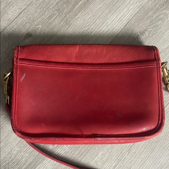 Vintage Coach Red Leather City Shoulder Bag - Picture 7 of 9